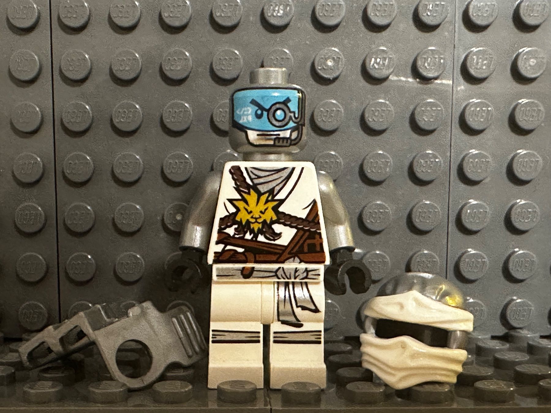 Lego Statuette: Zane Lego Ninjago Minifigure – Nuovo (secondo la descrizione) da Riehen venduto da jon_s2m5 3