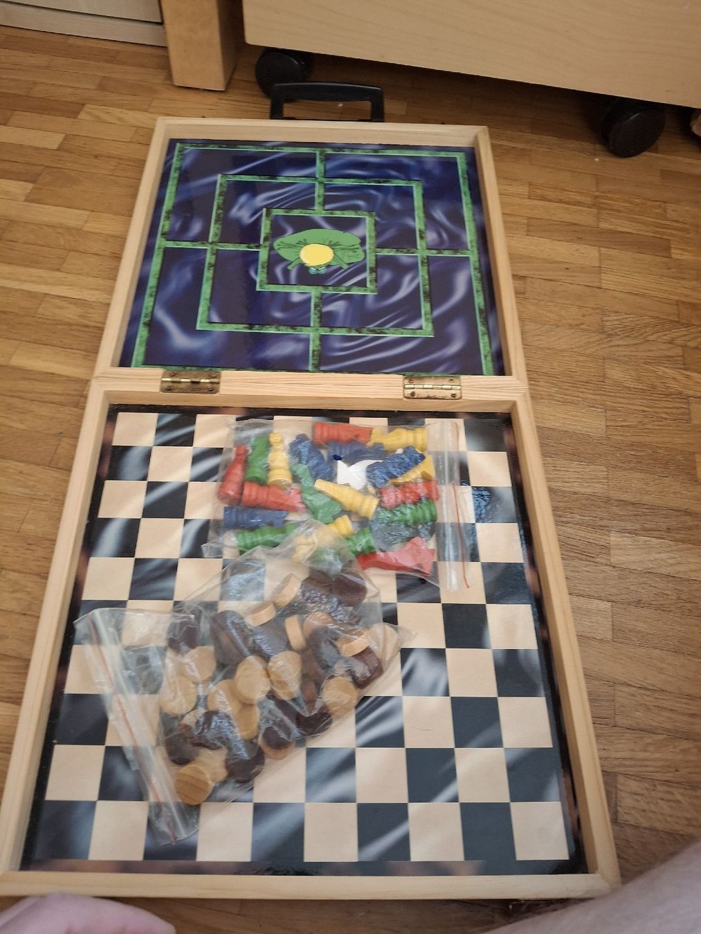 Giochi: Vintage Knights Board Game, Medieval Theme, 4 Player – Usato da Genève venduto da alberts_reisons 3