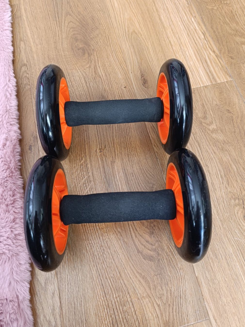Hometrainer: Bauchtrainer, 2 Rollen, Fitnessgerät – Usato da Silvaplana venduto da Suomi3101