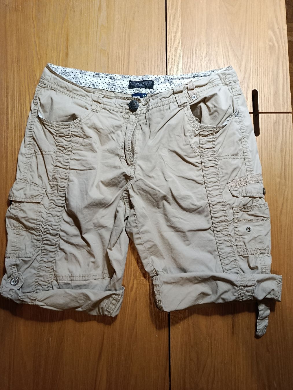 Cecil Pantaloni: Bermuda, beige, Gr. 30 (40) – Usato da Basel venduto da Clay66 2