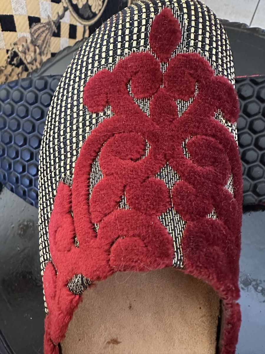 Damenschuhe: Schuhe/ Halbschuhe/ Hausschuhe Handgefertigt – Neu und originalverpackt aus Opfikon von Zentou 1