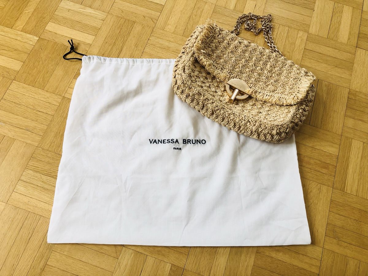 Vanessa Bruno Borse da donna: Vanessa Bruno Raffia Moon Bag Medium  – Nuovo (secondo la descrizione) da Stäfa venduto da loveforeverlove 6