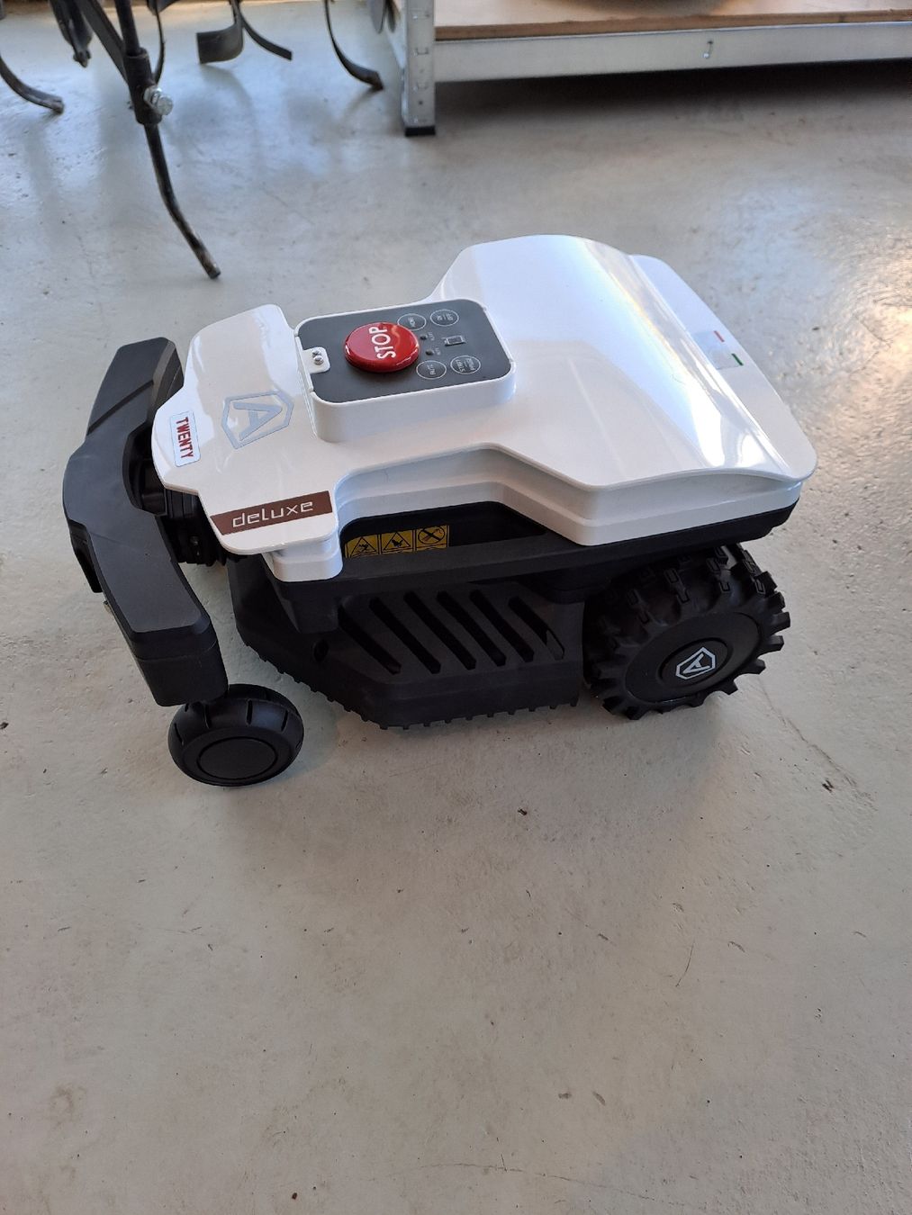 Ambrogio Tagliaerba: robot Ambrogio Twenty Deluxe – Nuovo e nell'imballaggio originale da Loveresse venduto da AtelierBurkhalter 1