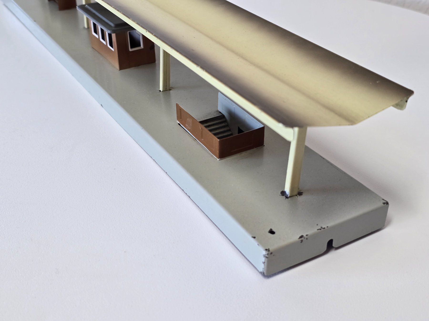 Märklin Modellini di ferrovie: Märklin, 423, 00, Perron, Bahnsteig, Blech, mit O.K. !!! – Usato da Kloten venduto da Nicola2 4
