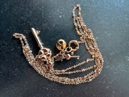 Kette mit Schlüssel als Anhänger