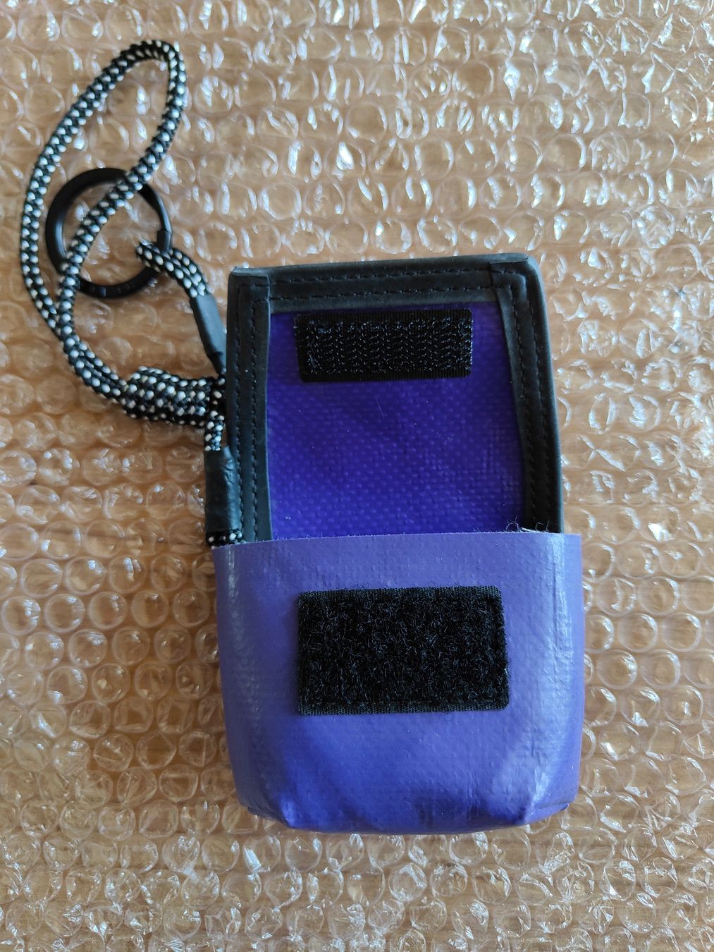 Freitag Altro in  Abbigliamento & Accessori: Freitag-Mini Messenger-Etui F213 violett – Nuovo (secondo la descrizione) da Winterthur venduto da the7mx1reon 1