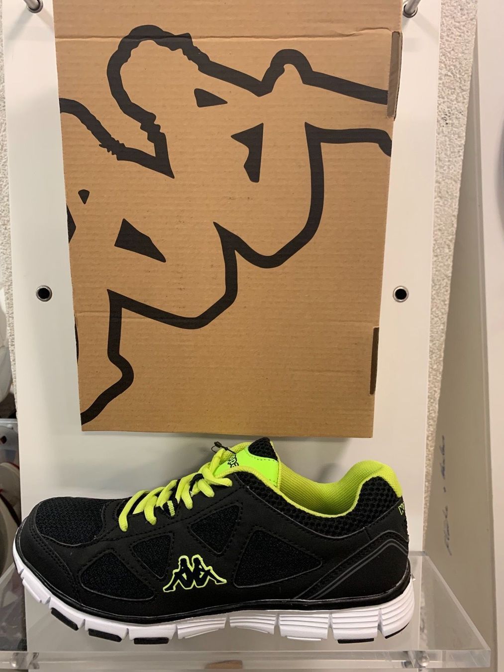 Kappa Damenschuhe: Kappa Umberte, Grösse EU42 Länge 27cm – Neu und originalverpackt aus Zürich von LIQUIDATOR.CP