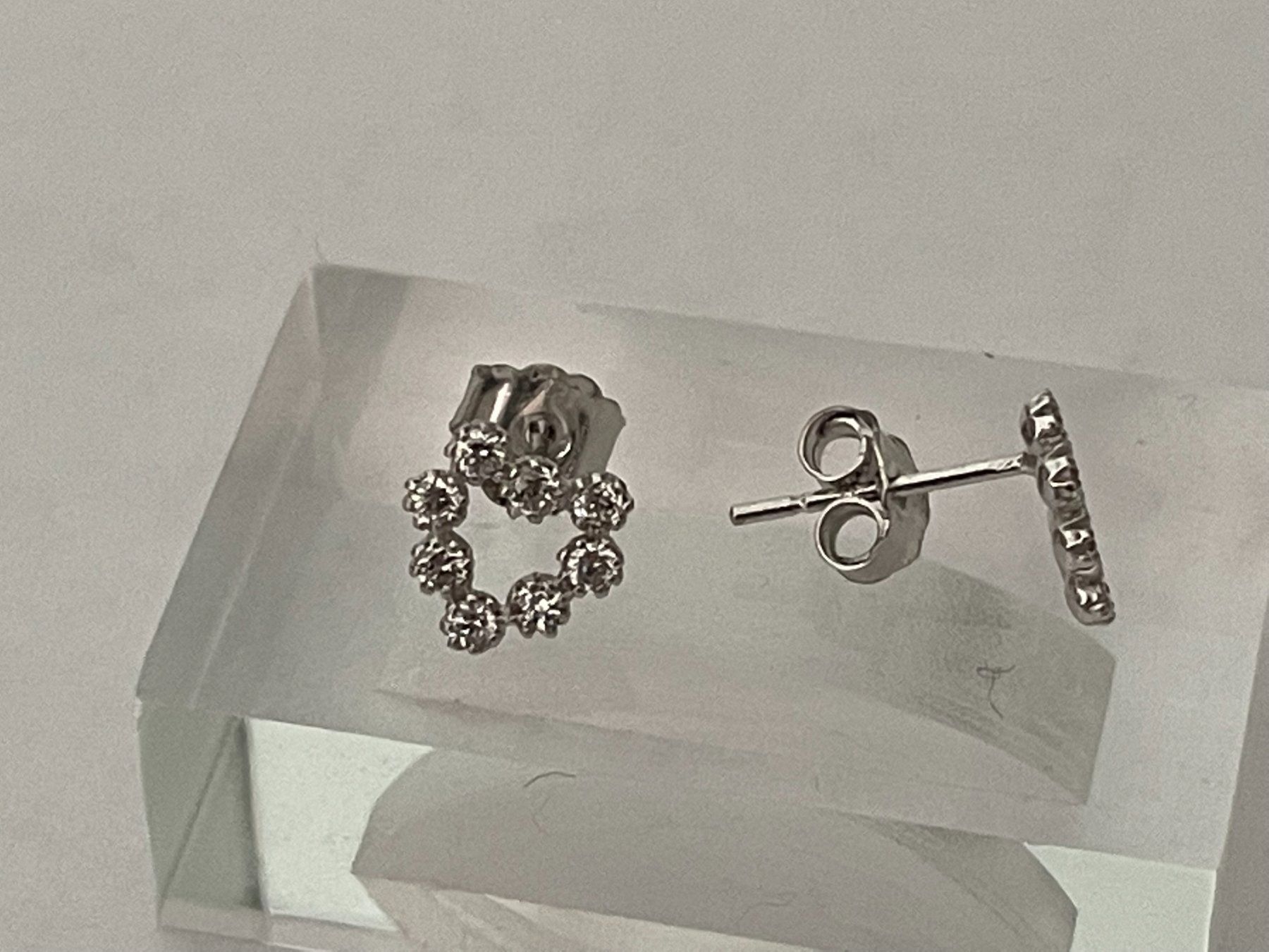 Boucles d'oreille: 750 Weissgold Herz – D'occasion à Muttenz par einfach-schoen