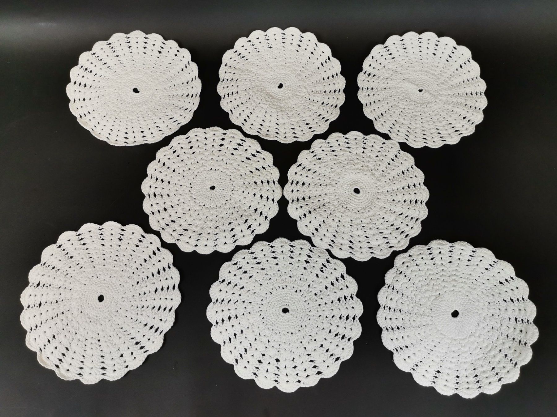 Piatti: MORINOX 8 Platzteller mit Goldrand + 8 Spitzendeko – Usato da Schaffhausen venduto da Restwert_SH 3