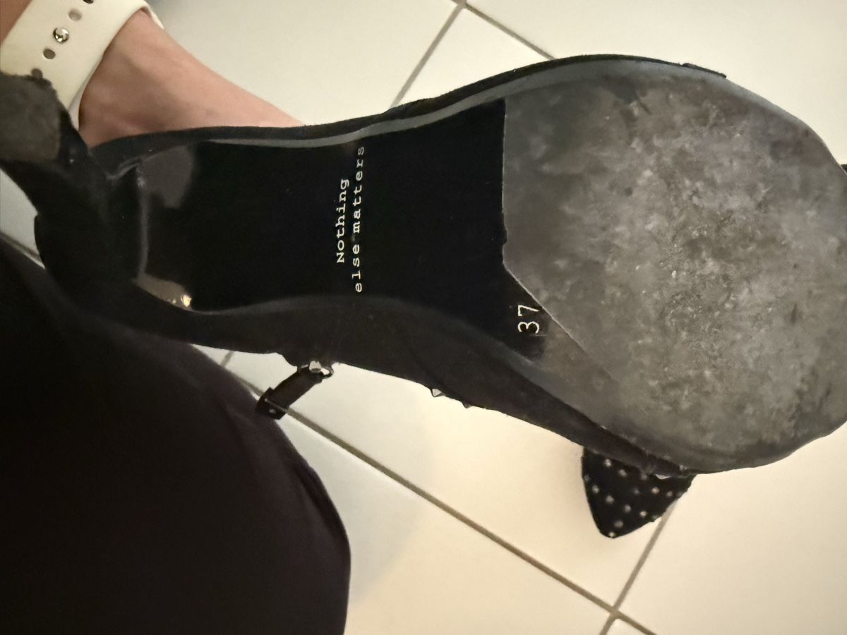 Scarpe da donna: Black Studded Ankle Boots Size 37 – Usato da Riehen venduto da abo_h2tz 2