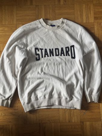 STANDARD Sweatshirt - Cozy Comfort for Autumn