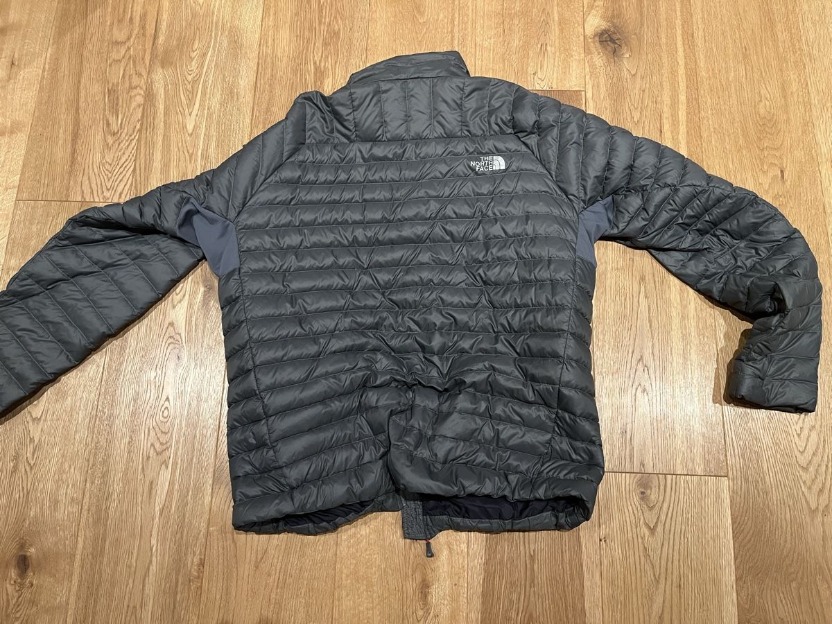 North Face Jacken: Retro Daunendecke The North Face – Gebraucht aus Ringgenberg BE von GaJaFly 1