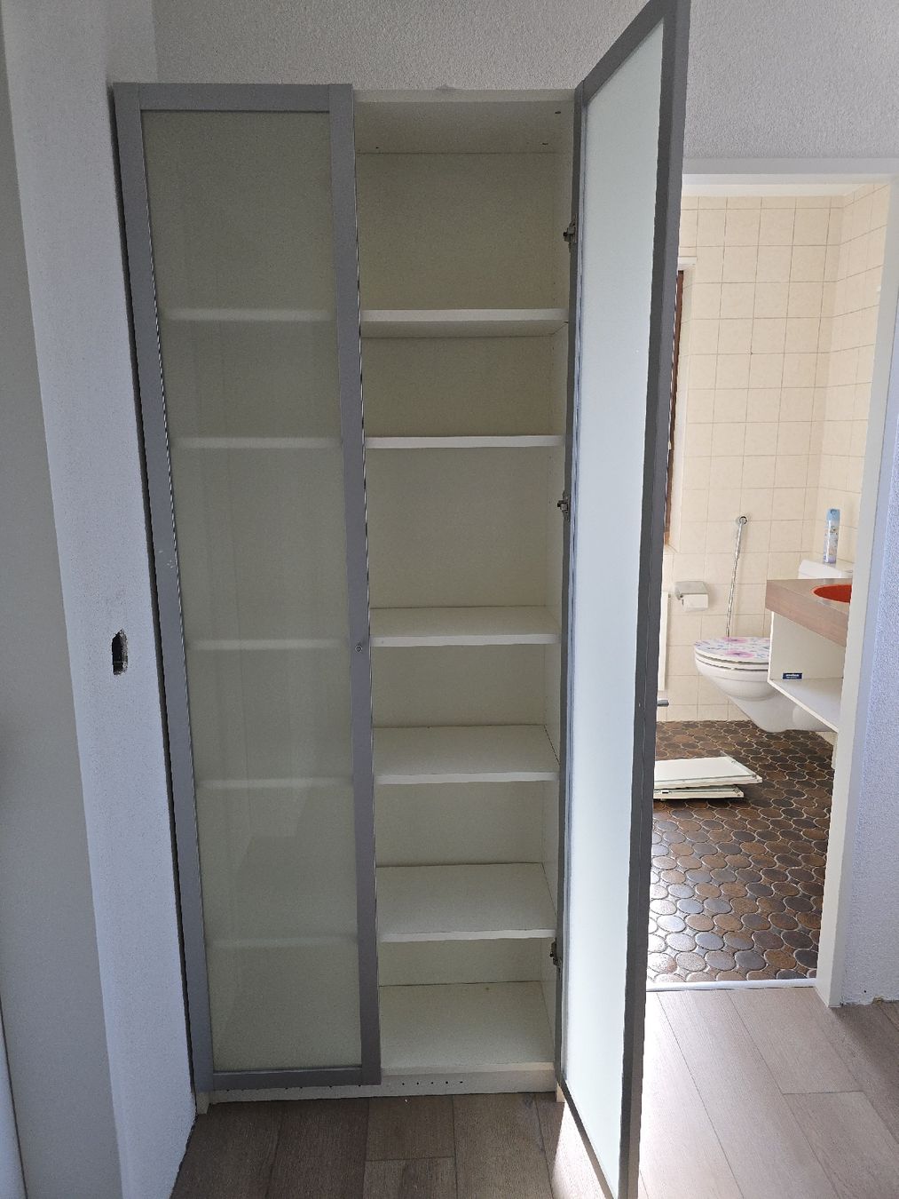 Ikea Armadi: Billy Regal Schrank m. Glastüren GRATIS – Usato da Pratteln venduto da Infclag 1
