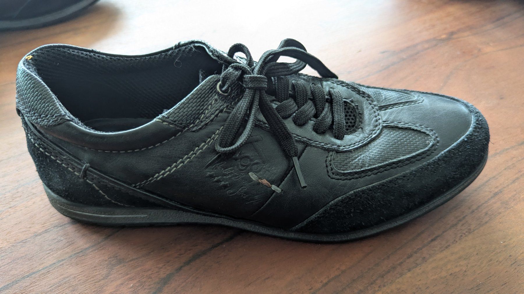 Bugatti Scarpe da uomo: Bugatti Echtleder Schuhe, Sneakers, Gr. 40, schwarz – Nuovo (secondo la descrizione) da Wichtrach venduto da itstrue