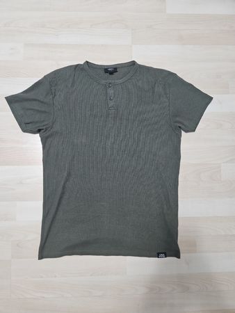 Elegante dunkelgrün T-Shirt