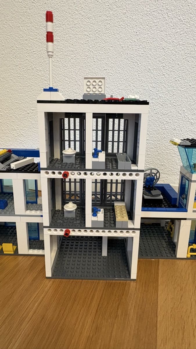 Lego Baukästen: LEGO City Polizeistation 60047 – Gebraucht aus Adliswil von Travant 3