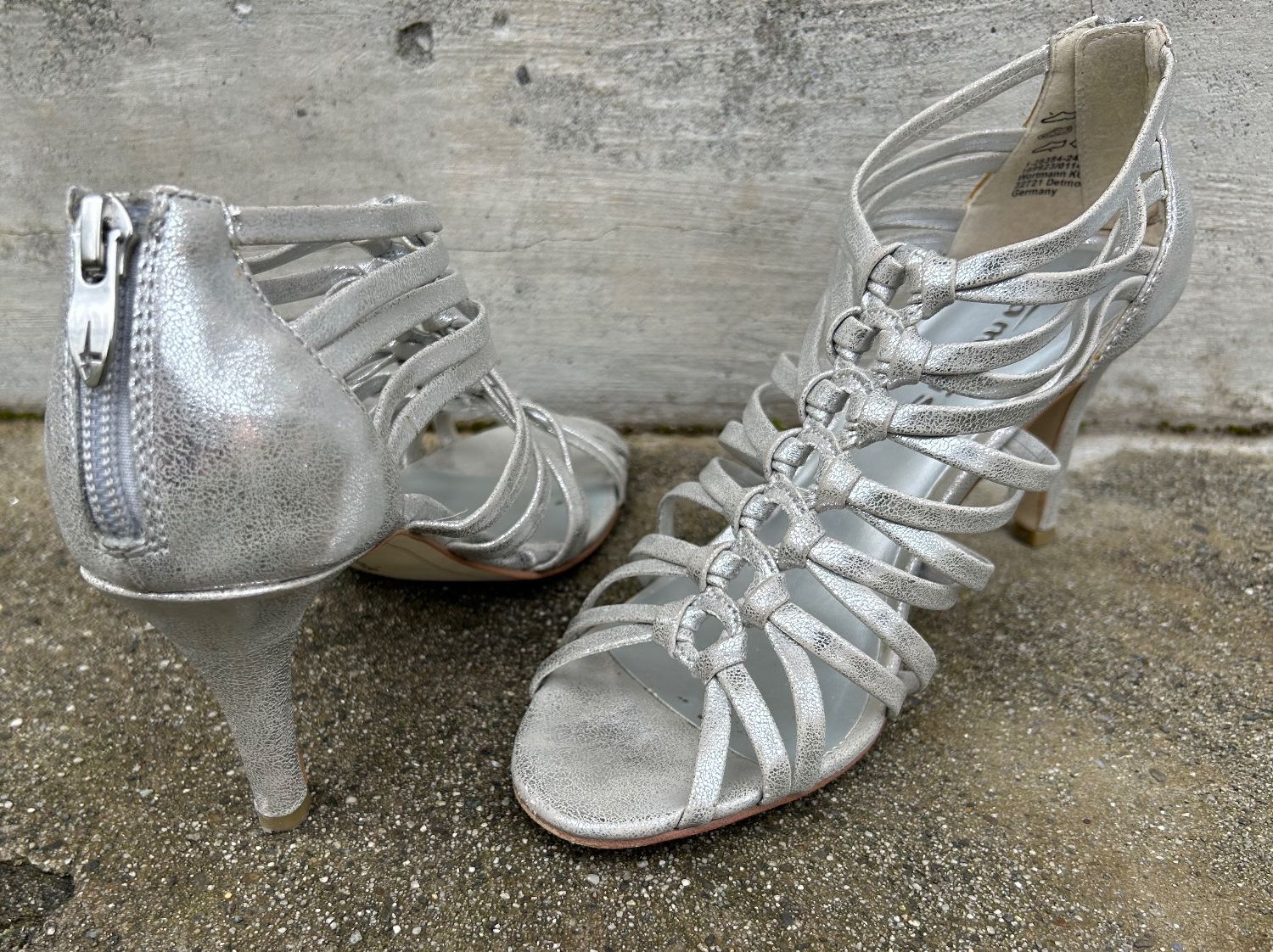 Tamaris Damenschuhe: Escarpins argentés Tamaris - pointure 39 – Neu (gemäss Beschreibung) aus La Tour-de-Peilz von Cole1814