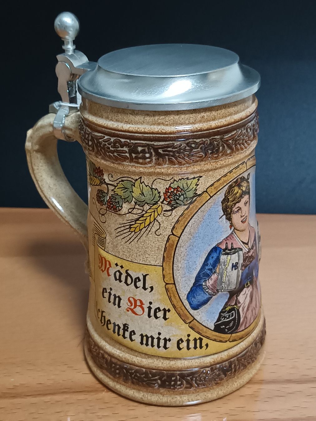 Set di piatti: Bierkrug mit Zinndeckel "Mädel, ein Bier" Gerz – Usato da Allenwinden venduto da pro_nmg9