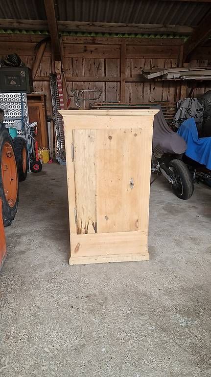 Armadi: Schrank Tanne  – Usato da Biglen venduto da adrian017 4