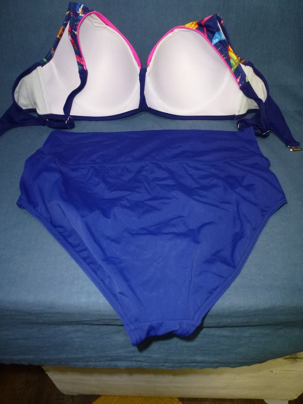 Costumi da bagno & Bikini: BIKINI MIT HOSE HOHER BEINAUSSCHNITT CUP 95 D / E  HOSE 44 – Nuovo (secondo la descrizione) da Kreuzlingen venduto da ang_7k8d 5