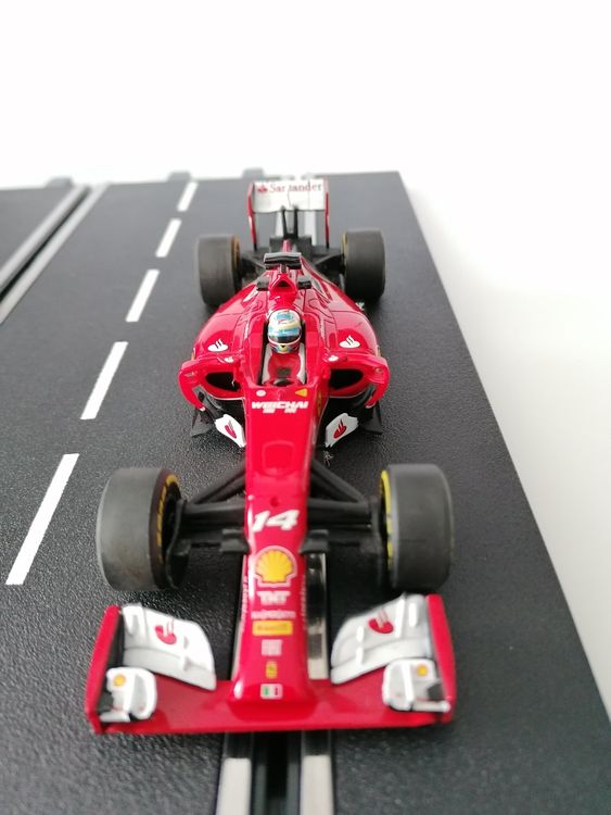 Carrera Digital 1/32 Ferrari F14 T Alonso n° 14 slot car F1
