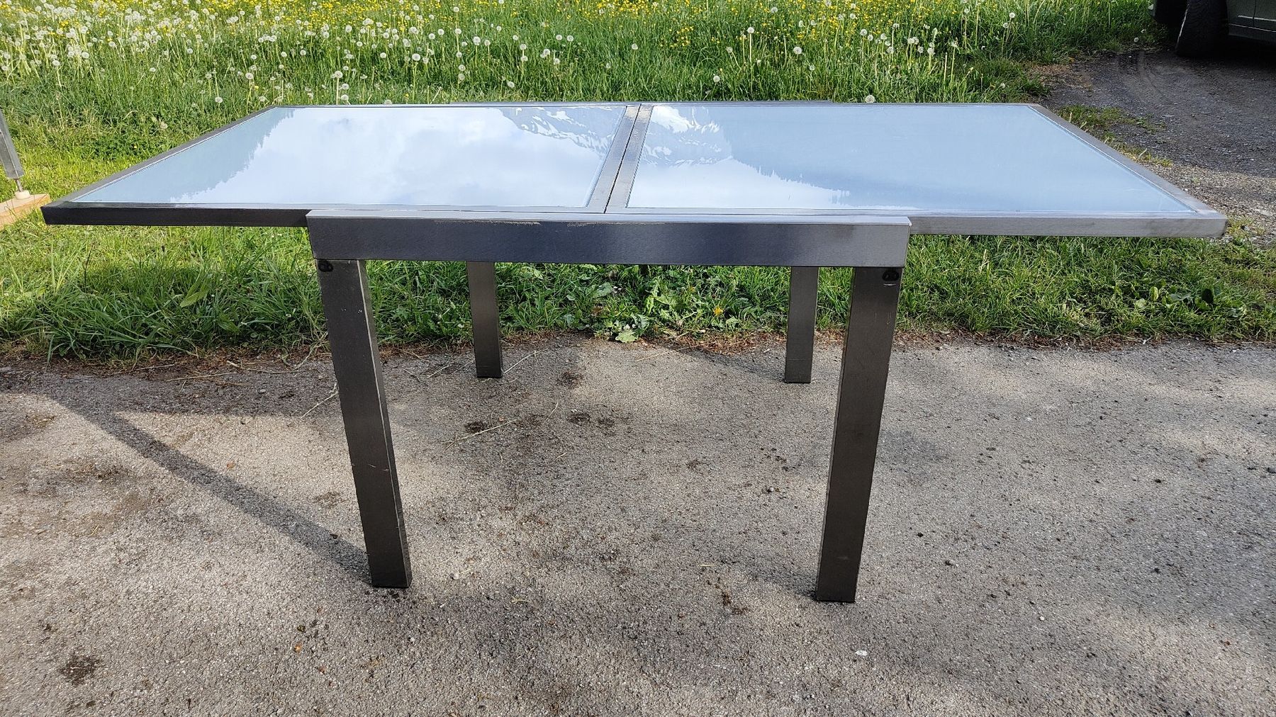 Tavoli: Wohnzimmer Tisch – Usato da Aeschiried venduto da Beo02 1