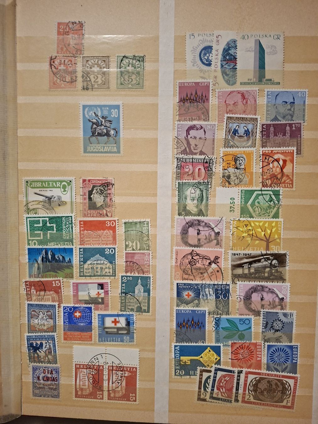 Tutti i francobolli: Briefmarken Album Diverser Länder  – Usato da Balgach venduto da SIMEON27 9