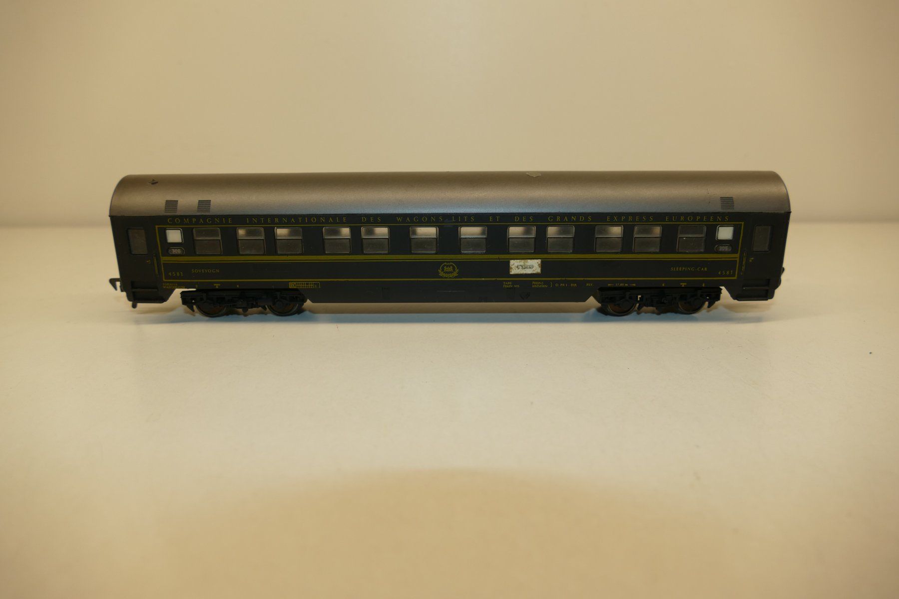 Fleischmann Modelleisenbahnen: Fleischmann H0: Schlafwagen – Gebraucht aus Niederhasli von rail-duerst 1