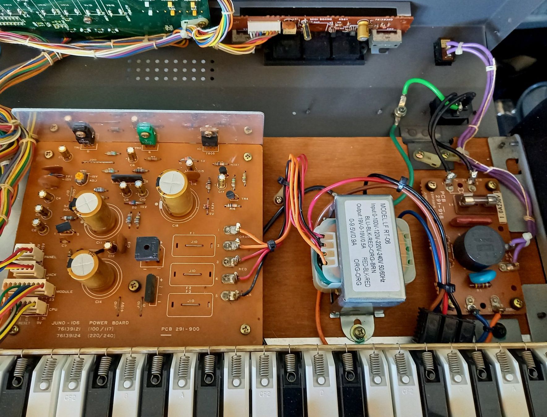 Roland Instruments de musique: Juno 106 in Top Zustand – D'occasion à Luzern par garlicia 7