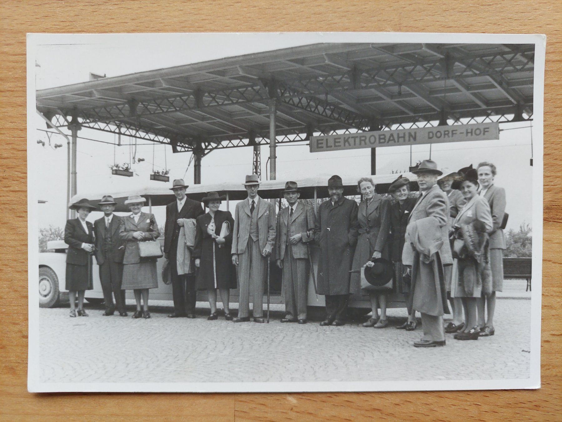 Cartoline postali: Echtfotokarte Elektrobahn Dorf-Hof 1945 – Usato da Obfelden venduto da Foto_Bild_Kunst_Buch