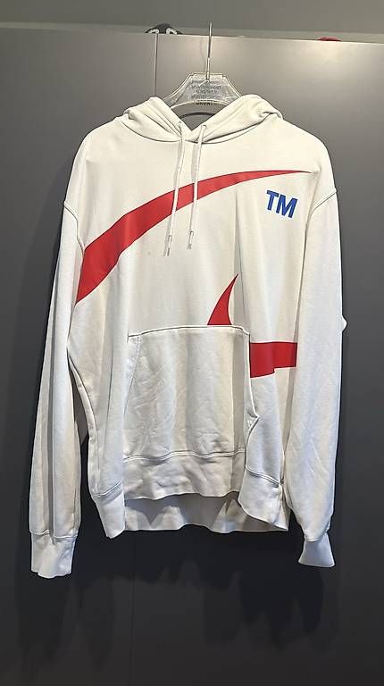 Pullover & Sweatshirts: Weisser Nike Hoodie – Gebraucht aus Schaffhausen von silas.