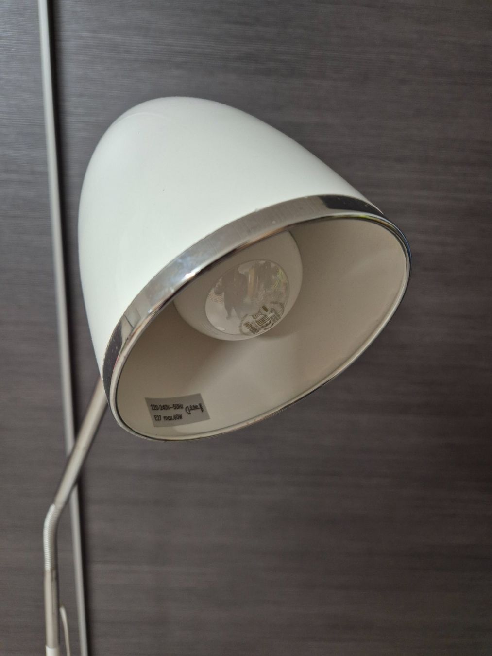 Lampen: Stehlampe, weiss – Gebraucht aus Oetwil am See von 980dieter 1