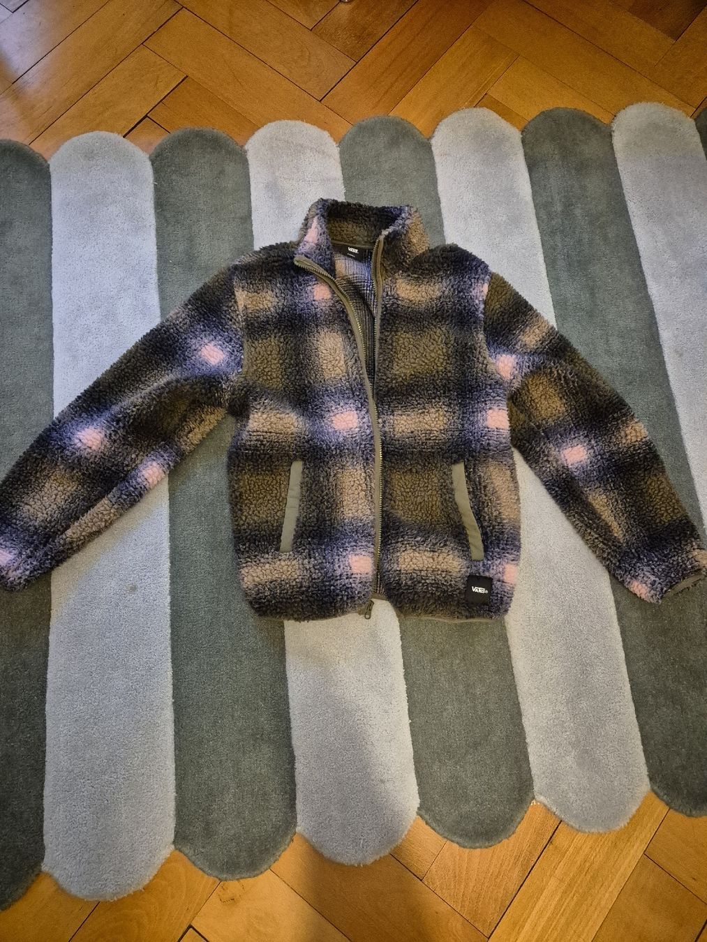 Vans Jacken: Vans Teddyjacke unisex  – Gebraucht aus Basel von lilifee86 3