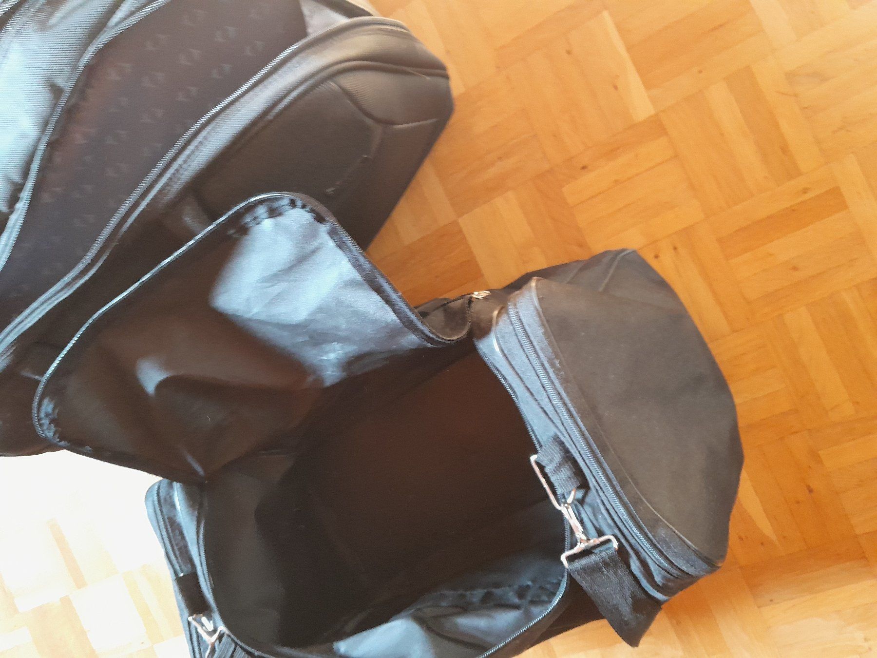 Taschen: 2 Taschen – Gebraucht aus Rüti ZH von Alemanni 7