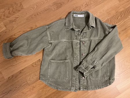 Zara Jeansjacke olivgrün Grösse XS