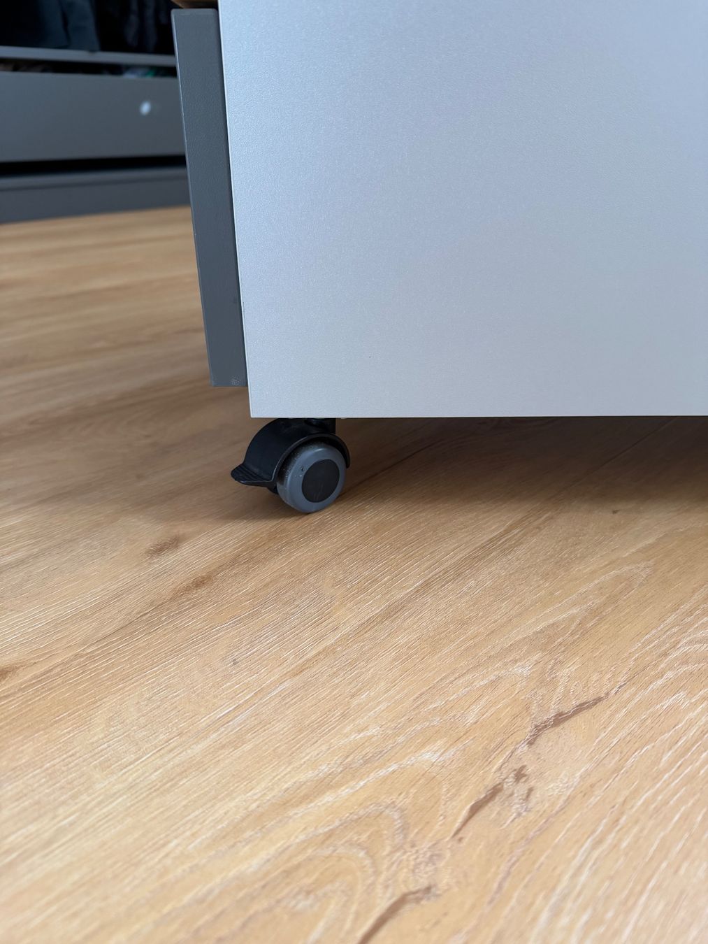 Korpus: Hochwertiger Rollcontainer – Gebraucht aus Bronschhofen von thewolfofwallstreet 6