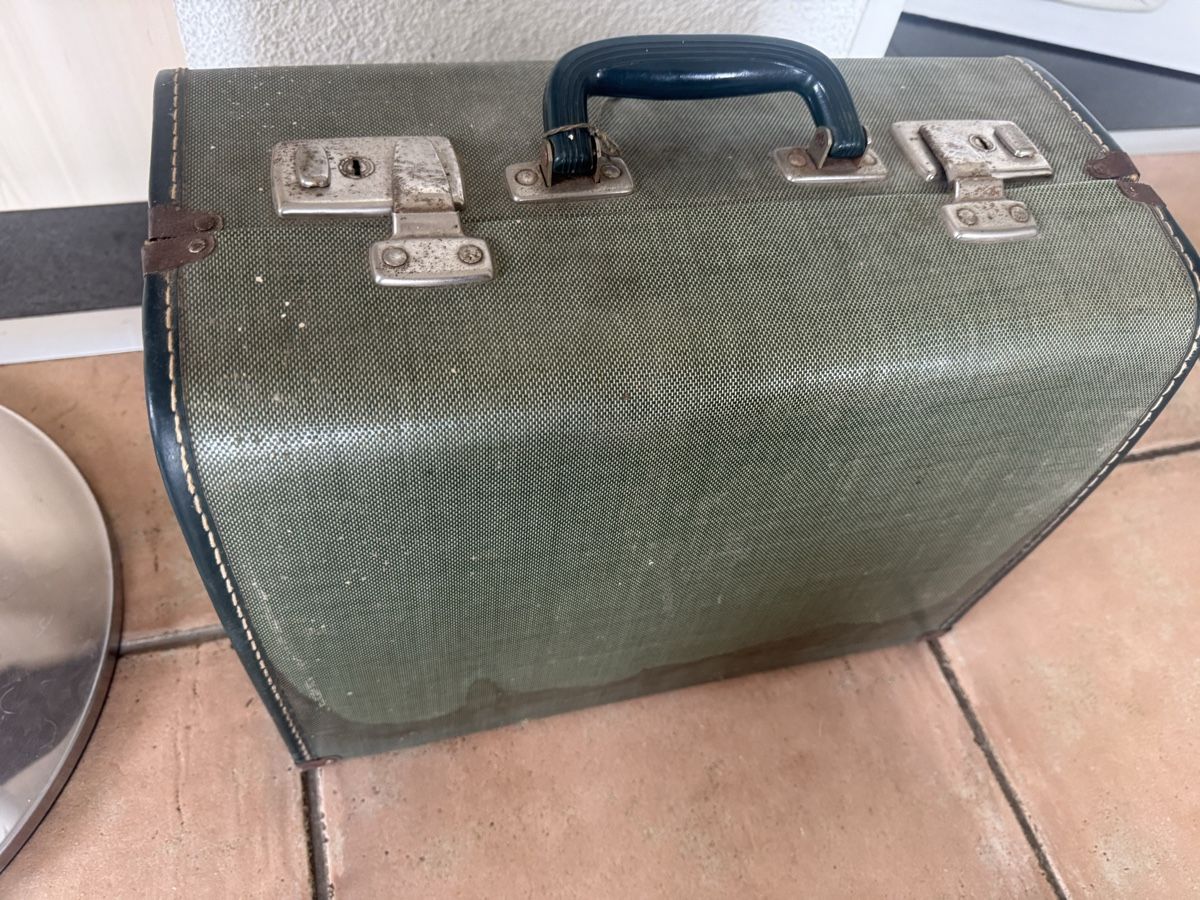 Husqvarna Nähmaschinen: Nähmaschine Retro – Gebraucht aus Horriwil von Carrera68 3