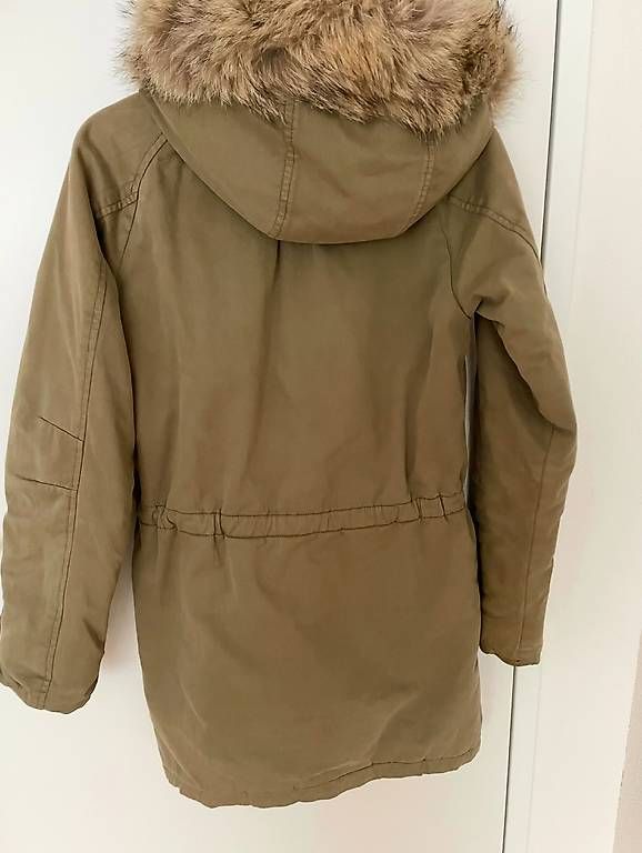 Giacche: Parka mit Fellkaputze Grösse S – Usato da Zürich venduto da Lara.01 1