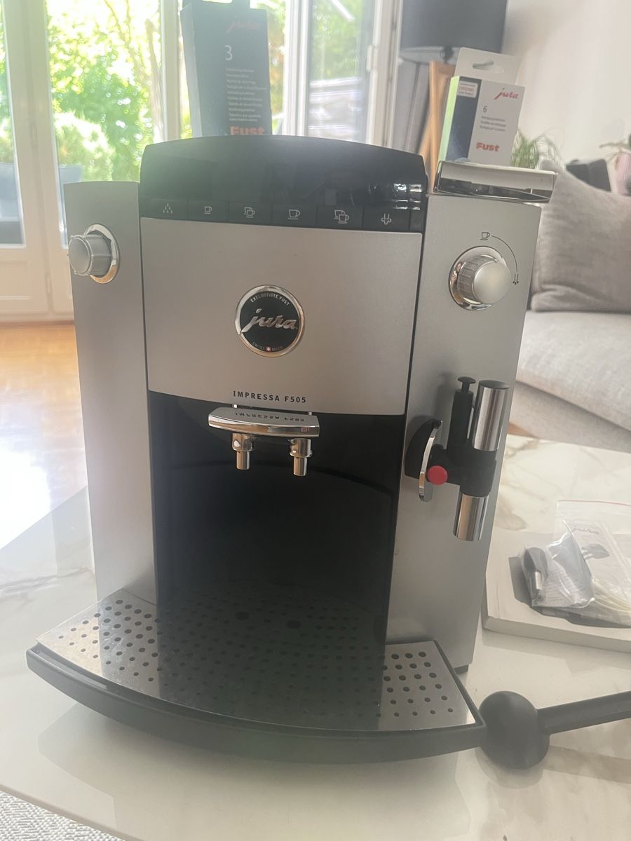 Jura Kaffeemaschinen & Espressomaschinen: Jura Kaffeemaschine – Gebraucht aus Wetzikon ZH von Karin01.02. 2