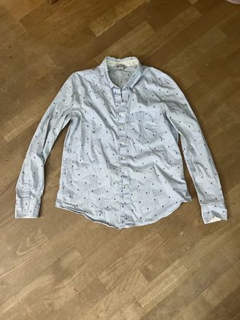 H&M Bluse, Gr. 38, hellblau gestreift, Käferprint