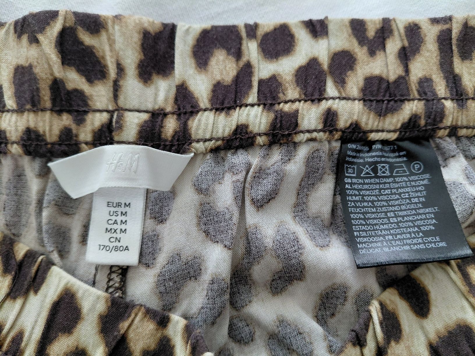 H&M Pantaloni: Sommerhose im Leoprint von H&M – Nuovo (secondo la descrizione) da Geuensee venduto da sonnenstunden 3