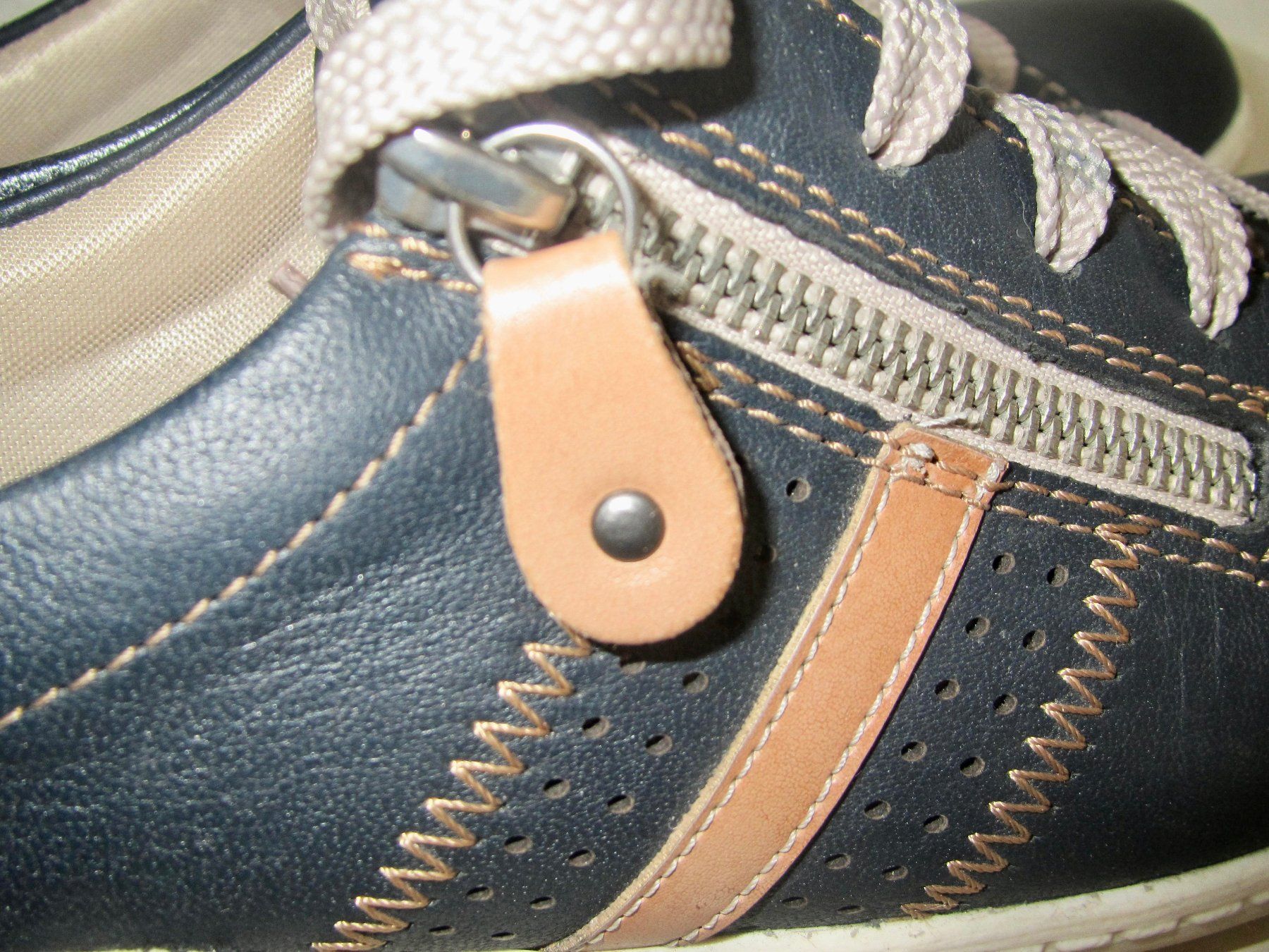 Chaussures femmes: SOULIERS REMONTE – D'occasion à Murten par Selliot 3