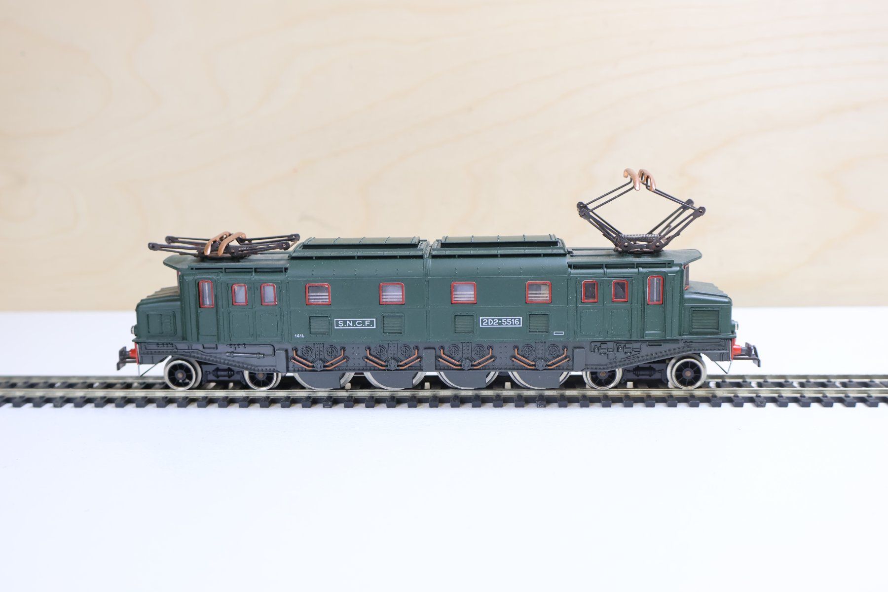 Jouef Modelleisenbahnen: JOUEF SNCF grosse E-Lok H0 DC – Gebraucht aus Winterthur von Monstera 1