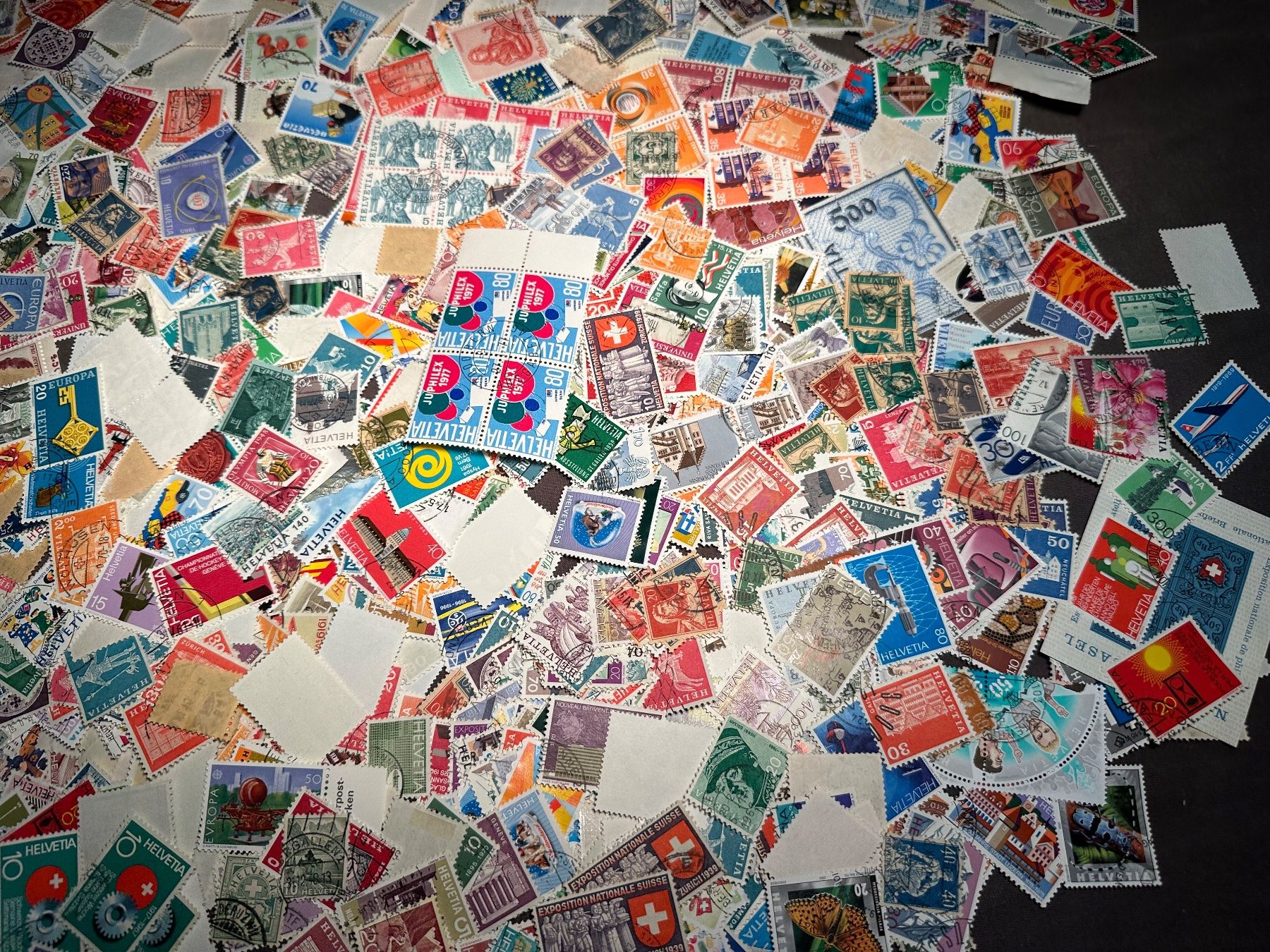 Tutti i francobolli: Grosse Sammlung Briefmarken Lose – Usato da Stettfurt venduto da 2442 7