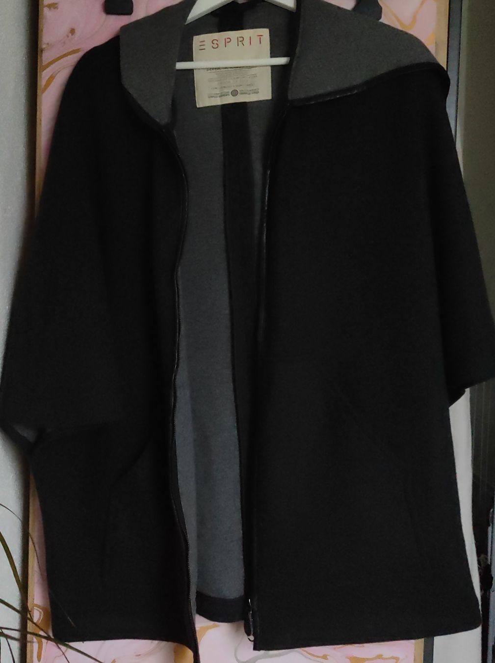 Esprit Sonstige Damenmode: Schicker Esprit Damen-Cape Gr.s/m schwarz/grau – Gebraucht aus Erlinsbach SO von xandra23