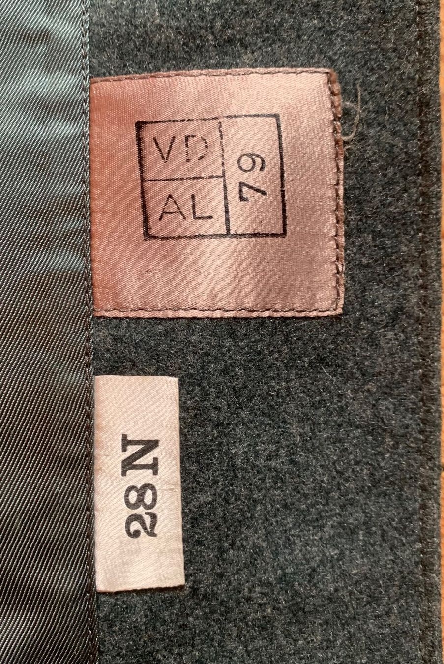 Schweizer Armee Uniformi: Uniformjacke der CH Armee Grösse 28N – Usato da Goldingen venduto da Bergler012 3