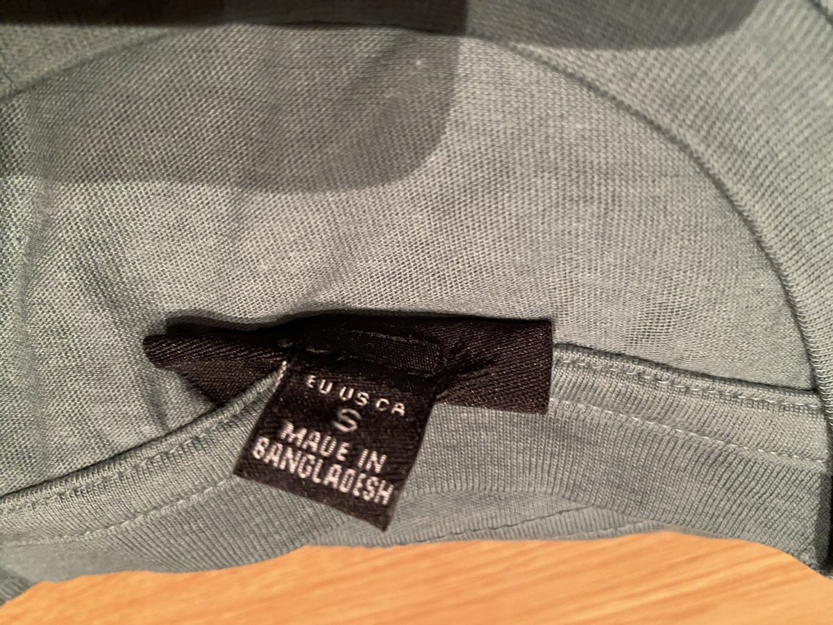 Chemises, T-shirts & Polos: Neuwertiges langarm Shirt – Neuf (Voir description) à Dulliken par Sabrimark 5