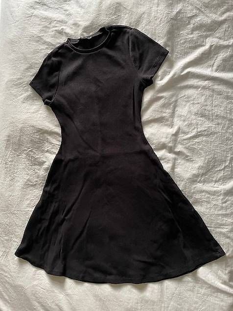 Robes: Kleid Gr. L – D'occasion à St.Gallen par NOVEMBER01
