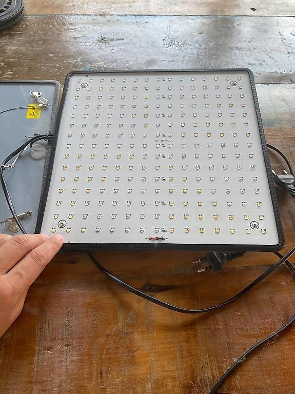 Lampen: 2x LED Pflanzenlampen – Gebraucht aus Gutenswil von Benist89 1