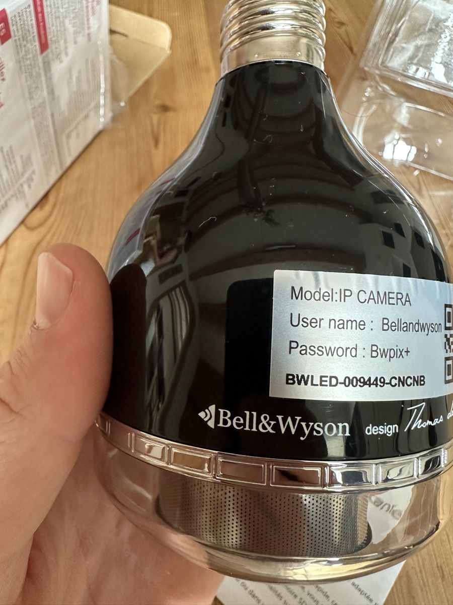 Appareil photo: IP Camera Bulb - New in Box! 💡  – Neuf (Voir description) à Seuzach par Wolf936 2